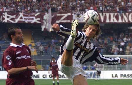 齐米卡斯：我爱利物浦的一切；利物浦和罗马的精神风格很像（齐米卡斯：我热爱利物浦的一切，红军与罗马精神气质相近）