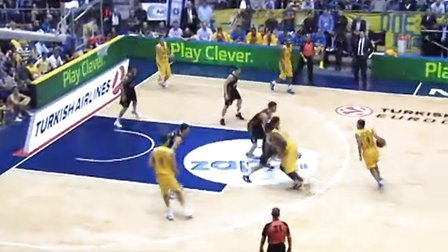 你以为水火不容的耐克和阿迪，有钱也得一起挣（看似对立的耐克与阿迪，赚钱也能联手）