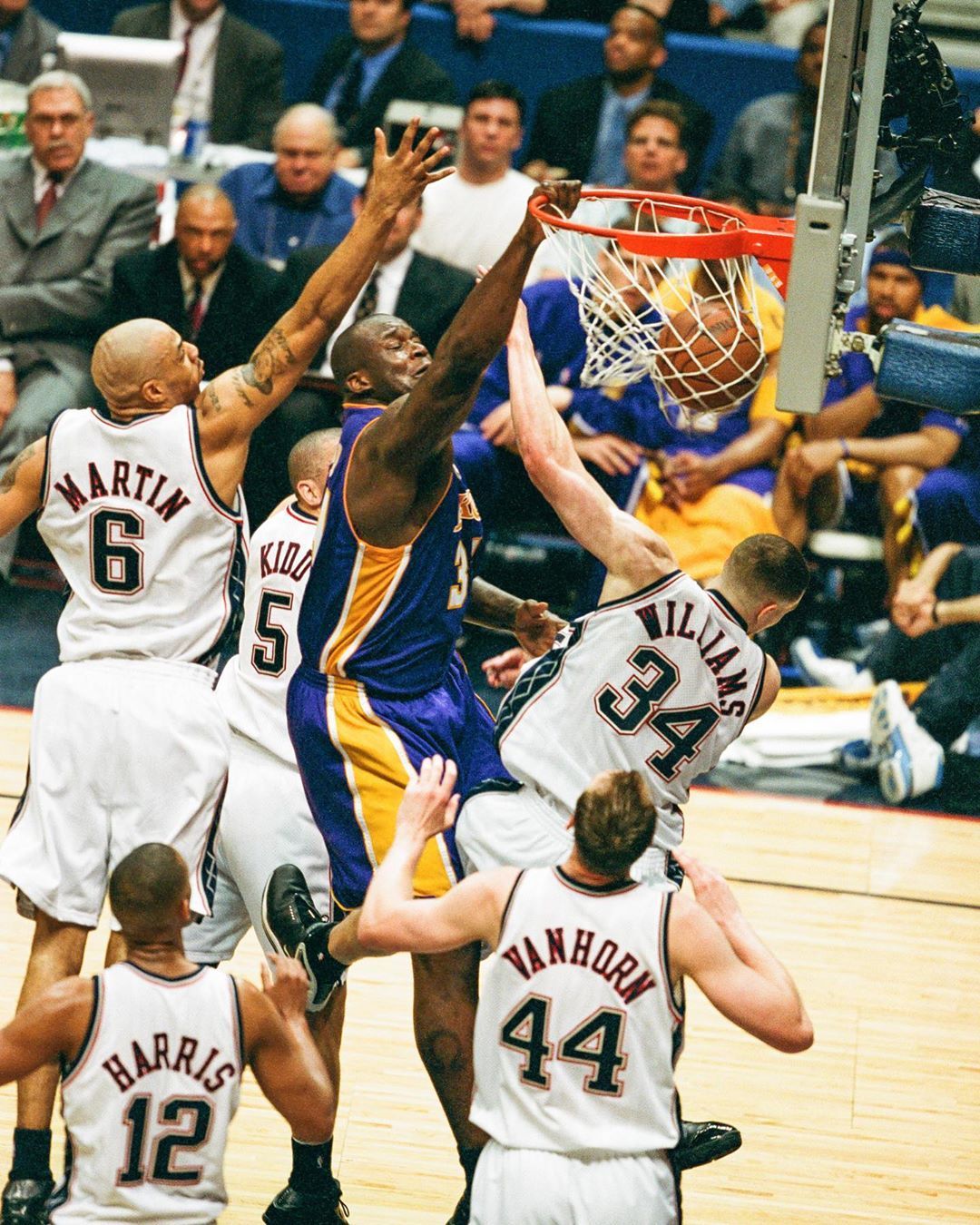 海牛祝贺重庆铜梁龙冲超：愿贵部在2026赛季中超中争创佳绩（海牛恭贺重庆铜梁龙成功冲超，预祝2026赛季中超再创佳绩）