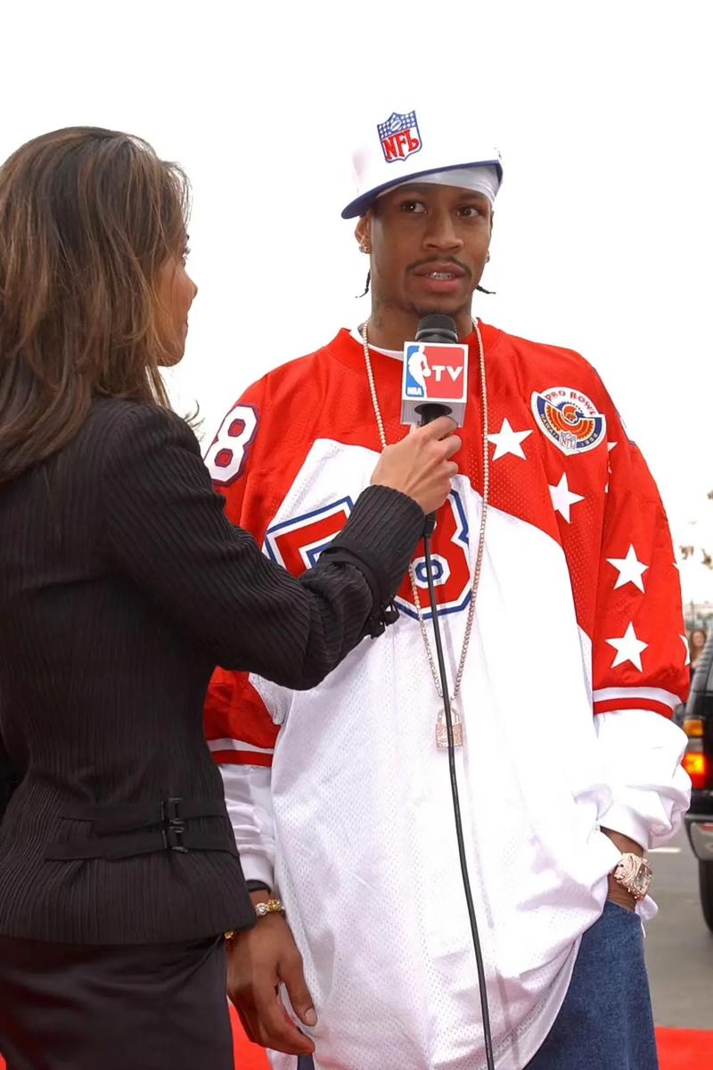 理查兹：英超最佳门将我会选阿利松，拉亚无疑正朝着最佳迈进（理查兹：英超第一门将我选阿利松，拉亚无疑正向巅峰迈进）