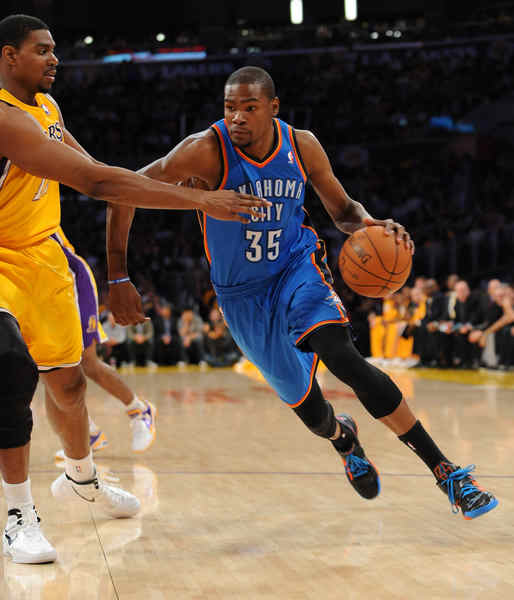 里程碑之战，恩里克迎来执教生涯第400场俱乐部赛事（恩里克执教第400场俱乐部比赛，迎来里程碑一战）