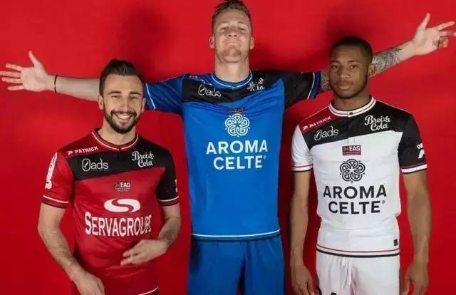 马里奥-苏亚雷斯：巴列卡斯不像西甲球场，像第三世界的球场（马里奥-苏亚雷斯：巴列卡斯更像第三世界球场，而非西甲标准）