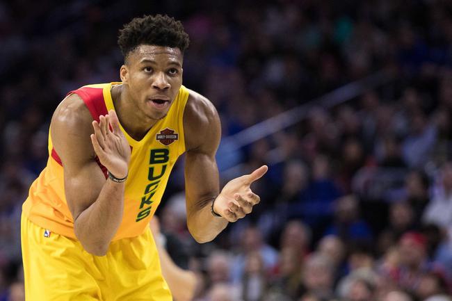 世体：法兰克福球迷在诺坎普制造骚乱，巴萨要求经济赔偿（世体：诺坎普爆发法兰克福球迷骚动，巴萨拟追索经济赔偿）