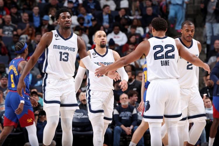 特瓦斯：梅罗瓜穆离开不会影响西甲质量，与英超差距正在缩小（特瓦斯称梅罗瓜穆相继离去不损西甲含金量，与英超差距正逐步缩小）