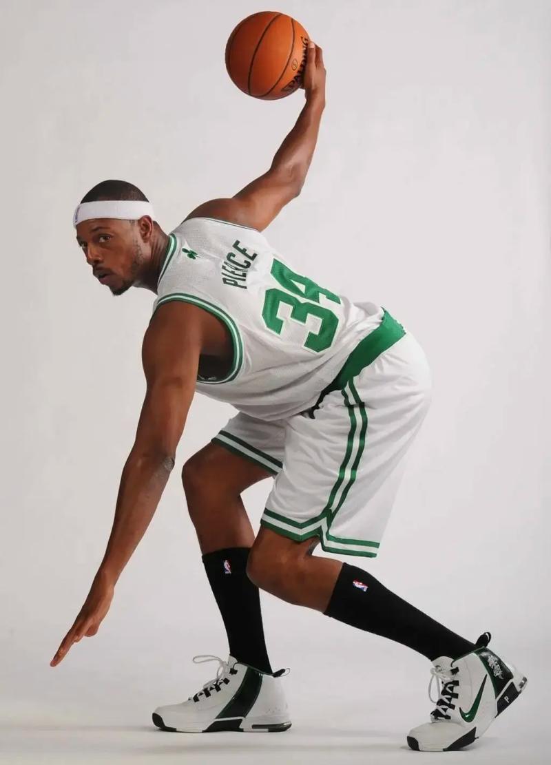 西甲真是菜完了，跟意甲坐一桌吧（西甲这水平也就和意甲一个档次了）